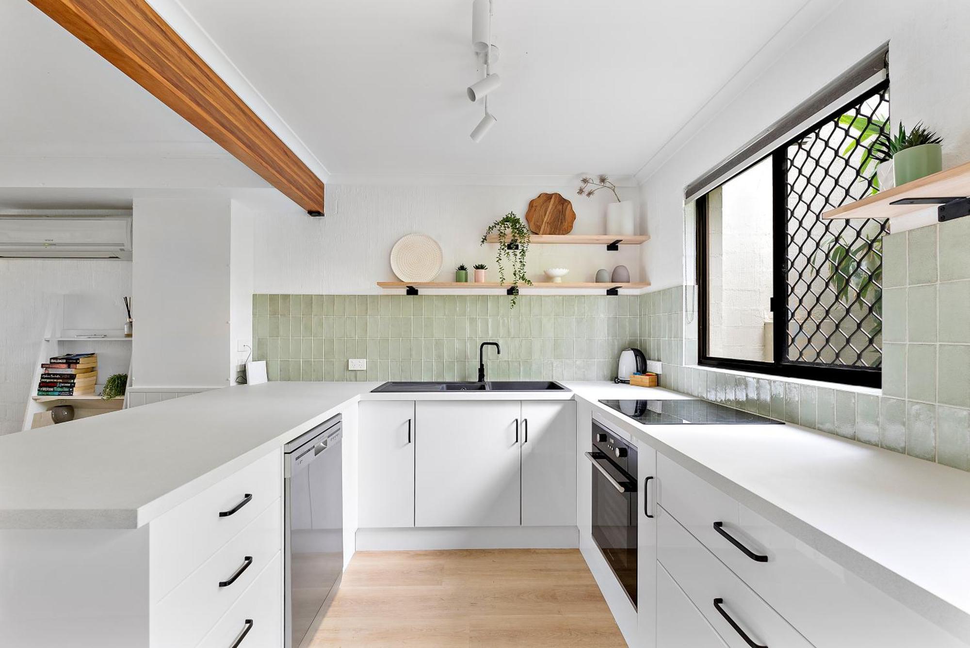 Stylish Townhouse, Private Courtyard Walk To Beach Noosaville Exterior foto